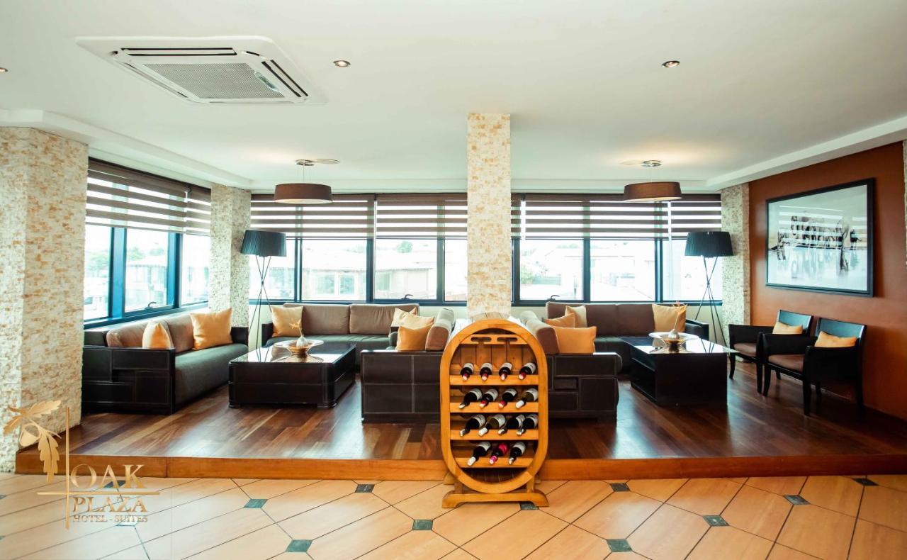 Oak Plaza Hotels East Airport Accra Exteriör bild